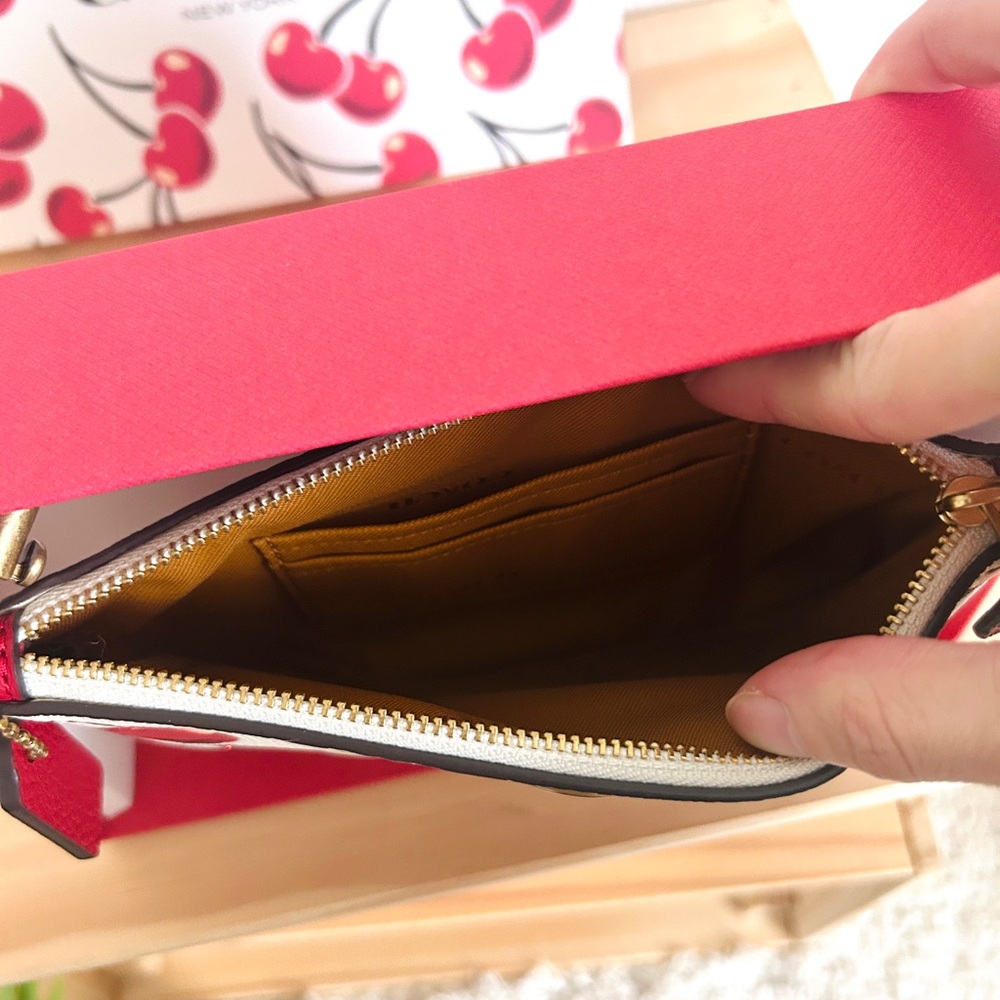 NWT🍒Coach Boxed Essential Small Wristlet With Cherry Print CCD36B Chalk Red Gift - Picture 3 of 5